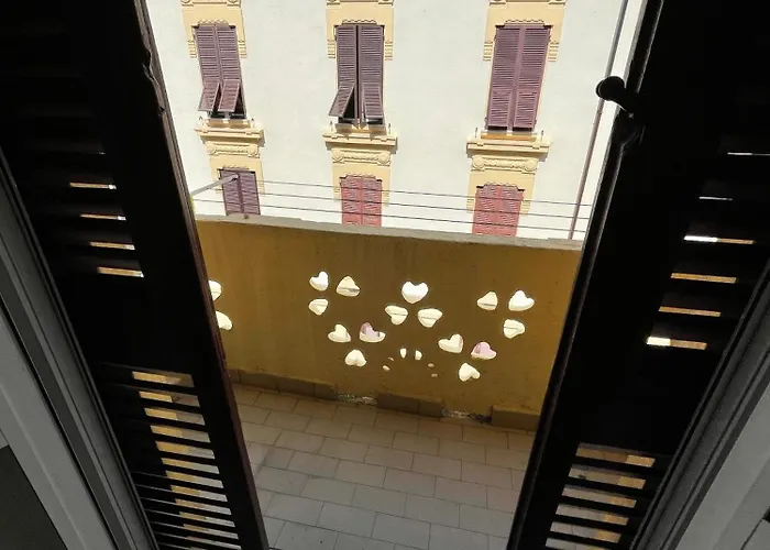 Cavour 414 * La Spezia